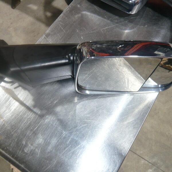 Tow Mirror Right - Chrome - With Blind Spot Alert - Memory - 1500 - Used
