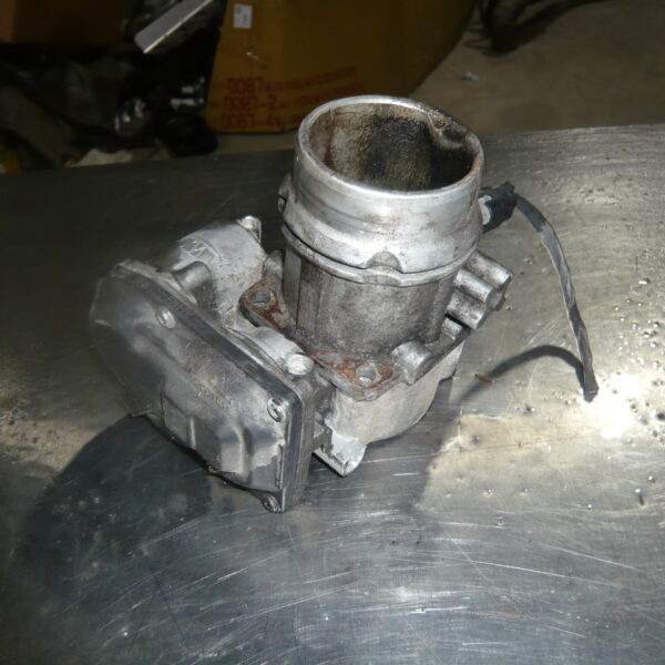 3.0L - Intake Throttle Valve with Adapter to Intake - Throttle body - Eco Diesel - 2014 - 2018 - Used