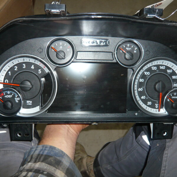 3.0L – Cluster – 2017 – Used – 68302578AE