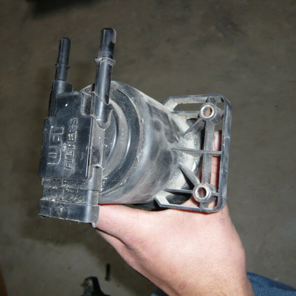 3.0L - Eco - Fuel Filter Housing / Water Separator - 2014 - 2018 - Used - fuel heater 68394482AA