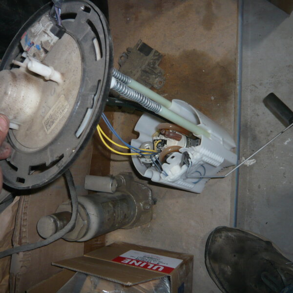3.6L - Fuel Sending Unit - 1500 - Used - 68320505AC - 2018 - 2022